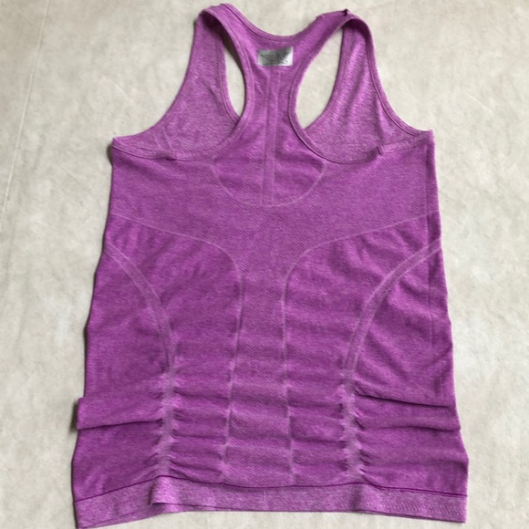 Athleta Woman’s Tennis Workout Activity Seamless Purple Tank Size S - Picture 8 of 11
